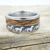 Edelstahl-Ring mit Nut und Brücke zum Einlegen von Pferdehaar mit 3-D Motiv gallopierende Pferde