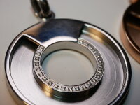 Anhänger mit Zirkonia, flache Scheibe, für das Einlegen von Pferdehaarschmuck,