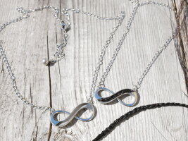 Infinity-Anhänger, horizontal für Pferdehaar mit Kette, 3 Farben, Gravuroption (K/1-A1)